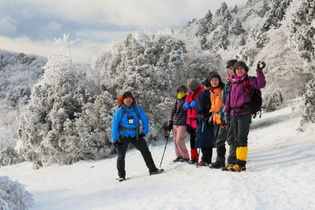 【ガイドツアー】初めての冬山にチャレンジ！樹氷の三峰山登山ツアー